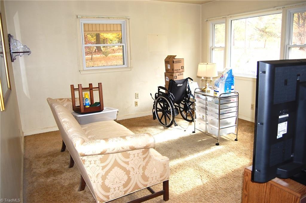 4850 Harvey Road Jamestown, NC 27282 - Photo 7 of 20 Gallery Image 7