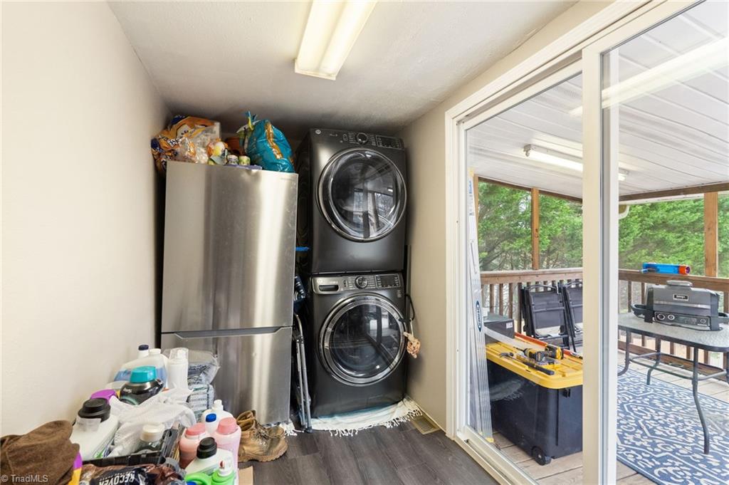 244 Glass Road Mount Airy, NC 27030 - Photo 31 of 40