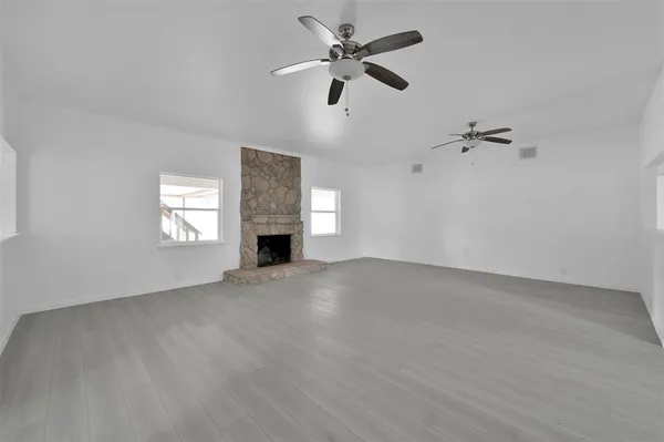 $3,000 | 549 Brandon Road, Conroe, TX 77302