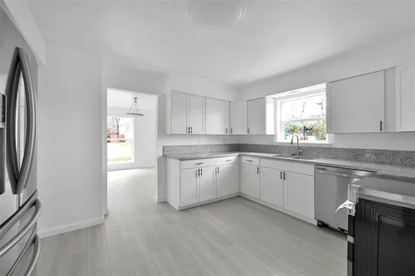 $3,000 | 549 Brandon Road, Conroe, TX 77302