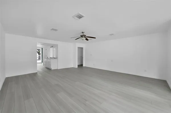 $3,000 | 549 Brandon Road, Conroe, TX 77302