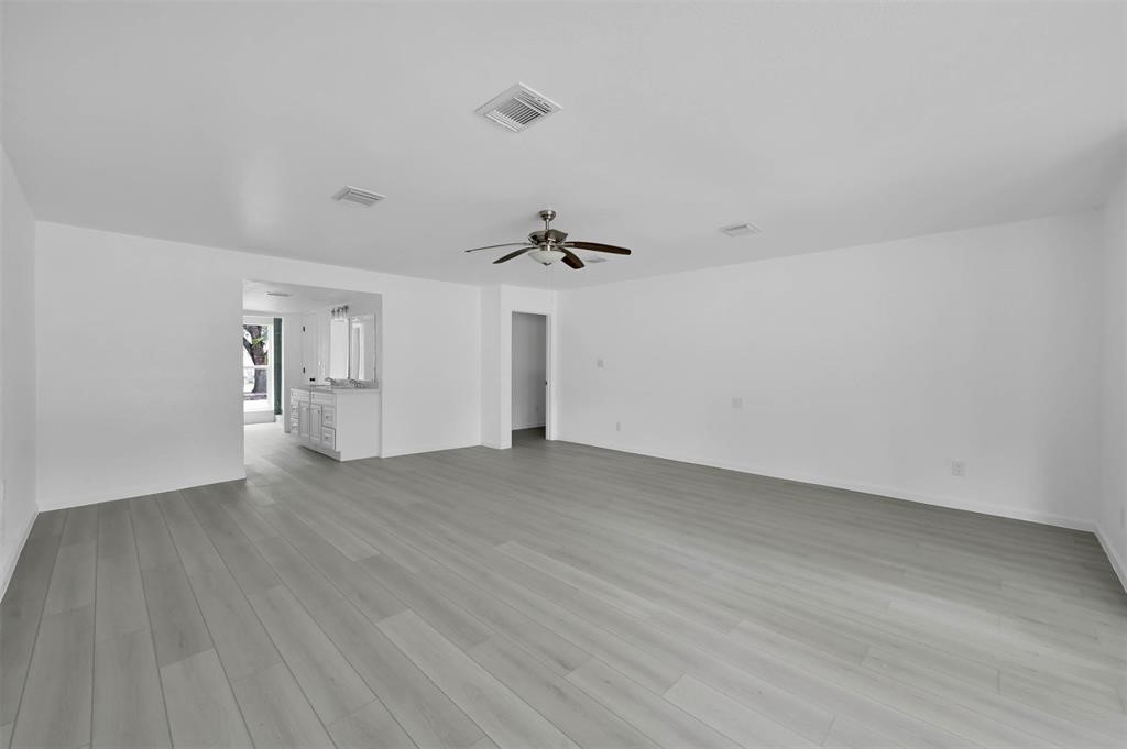 549 Brandon Road Conroe, TX 77302 - Photo 9 of 19 Spacious primary bedroom