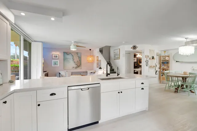 $339,000 | 127 Yacht Club Way, Unit 111, Hypoluxo, FL 33462