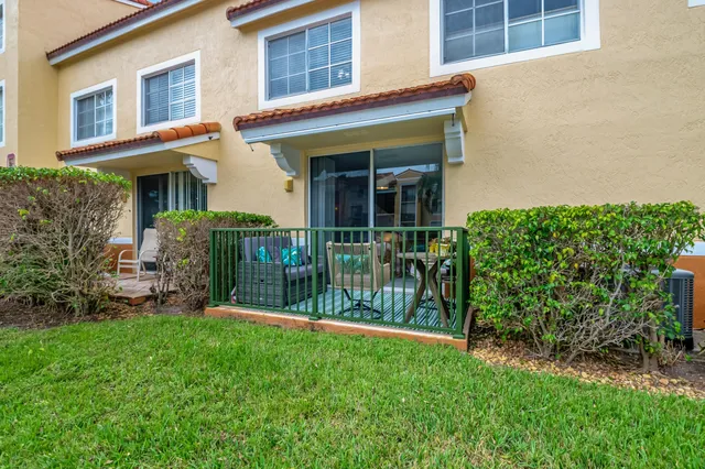 $339,000 | 127 Yacht Club Way, Unit 111, Hypoluxo, FL 33462