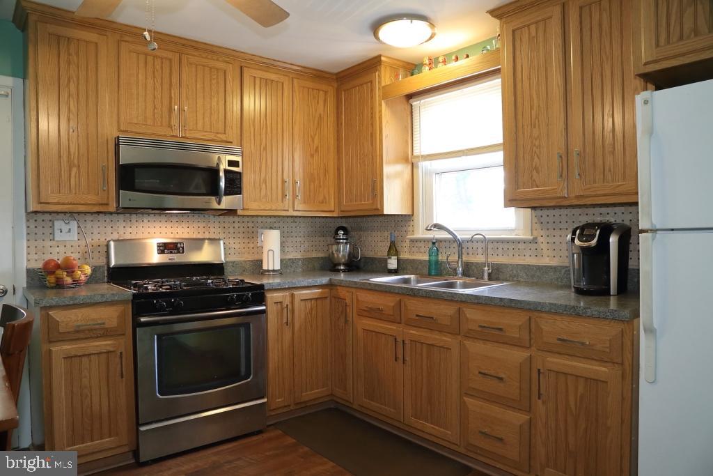 110 Lampeter Road Lancaster, PA 17602 - Photo 6 of 17 Gallery Image 6