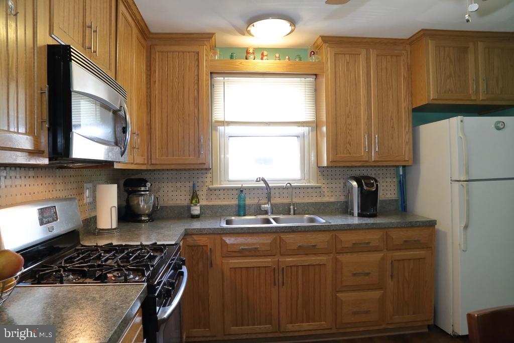 110 Lampeter Road Lancaster, PA 17602 - Photo 8 of 17 Gallery Image 8