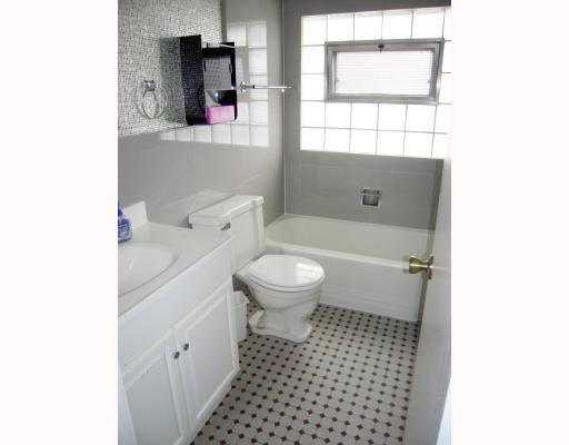 1229-1231 Murdoch Road Pittsburgh, PA 15217 - Photo 10 of 14 Other. Bathroom Unit 1