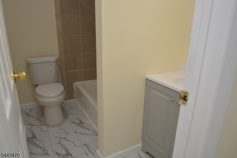 14 Oak Ridge Road, Unit 2 West Milford, NJ 07435 - Photo 8 of 10