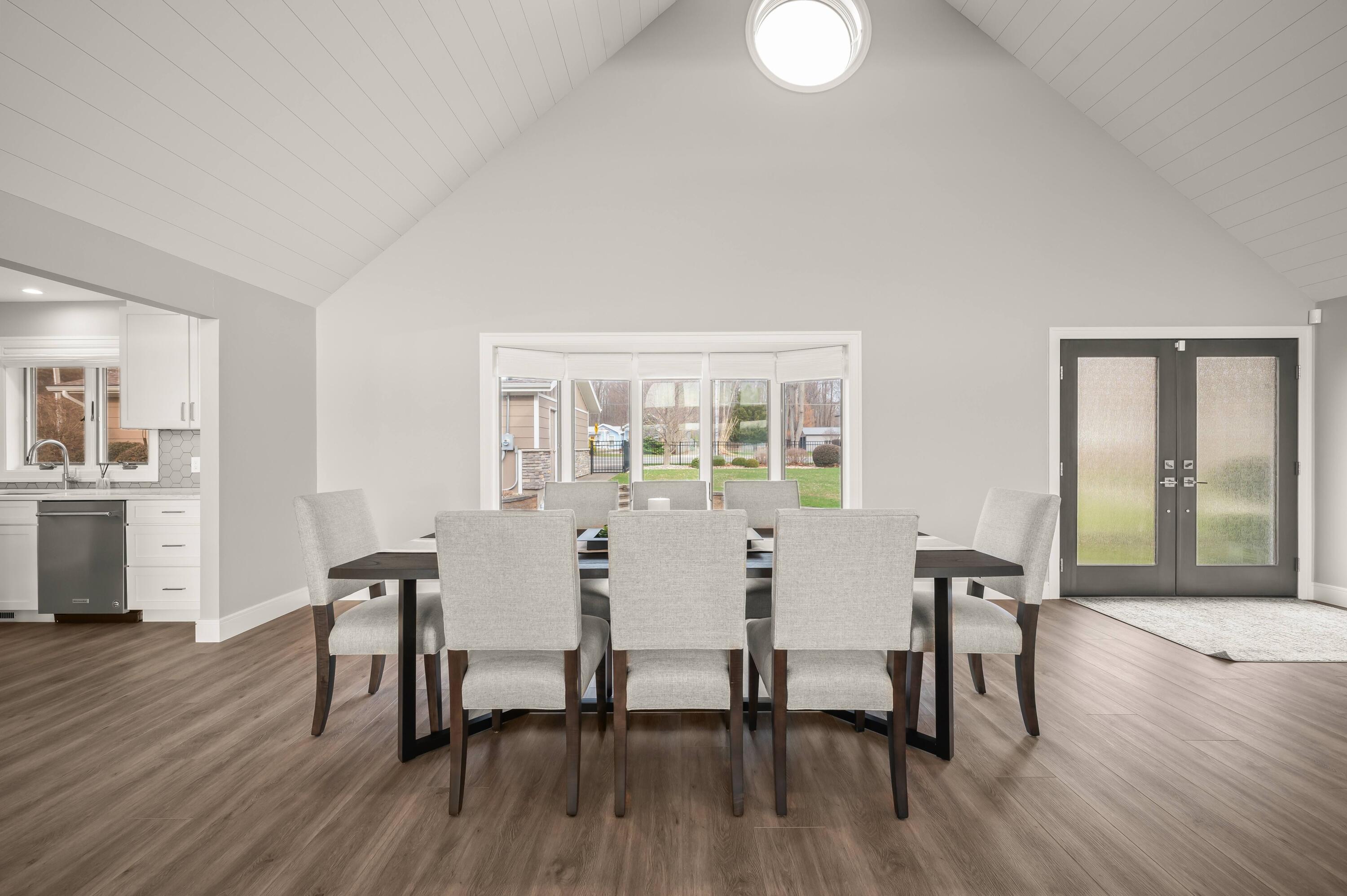 5363 Paw Paw Lake Road Coloma, MI 49038 - Photo 25 of 67 Dining Room