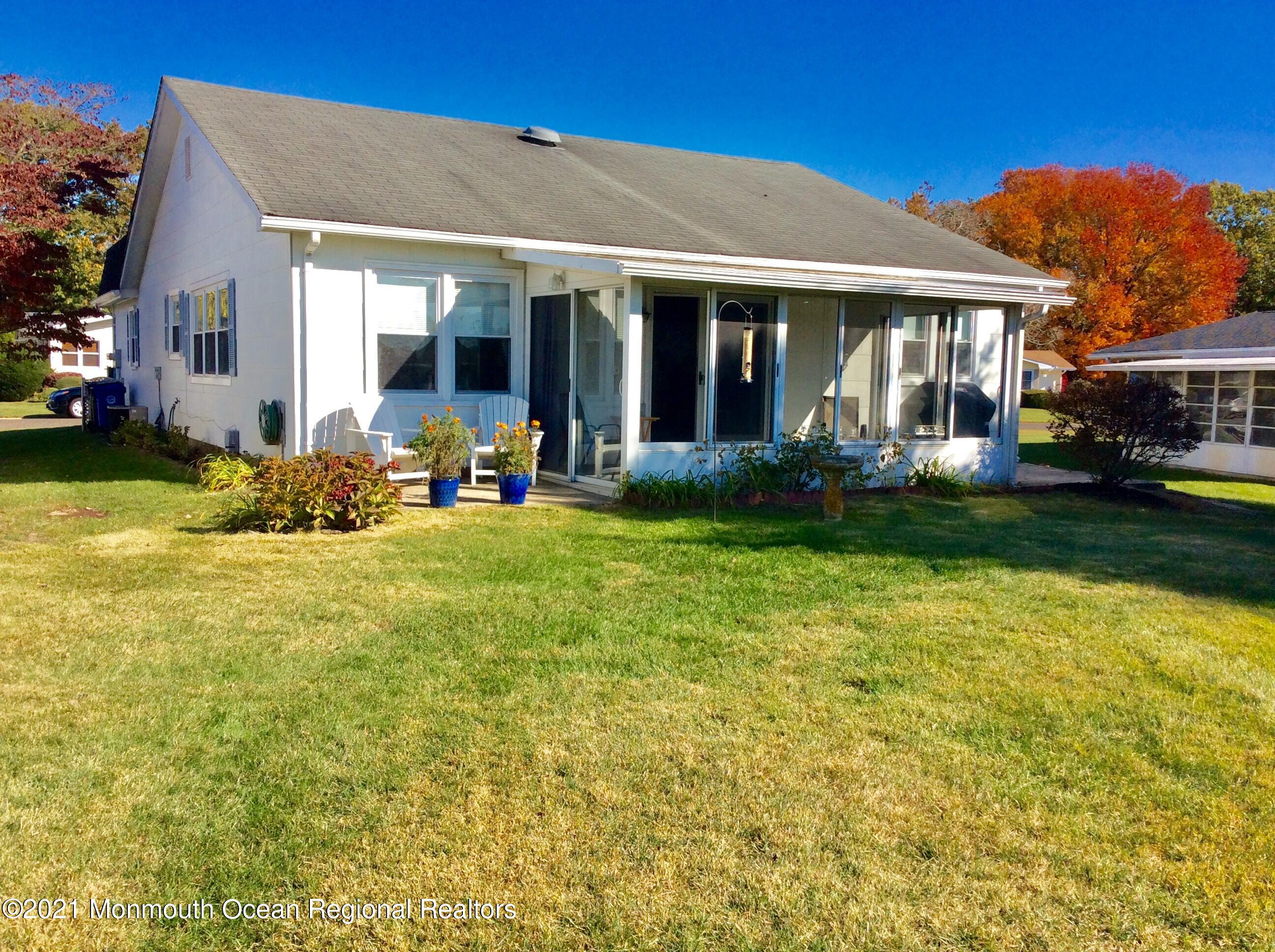 17 Phillips Road Brick, NJ 08724 - Photo 26 of 27 a front view of a house with garden
