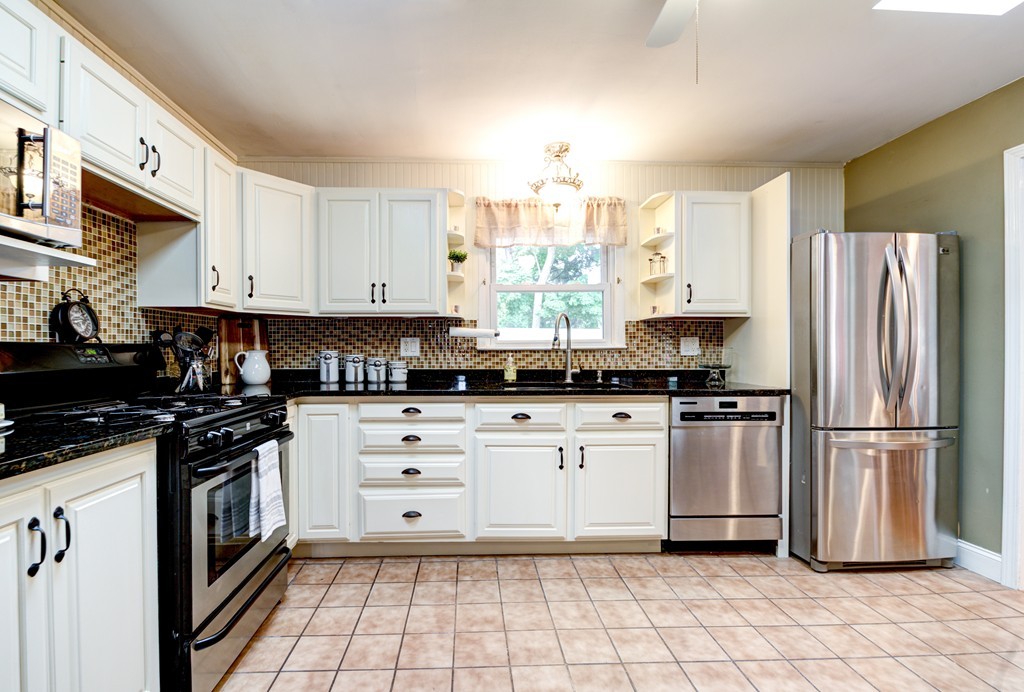 20 Francella Road Methuen, MA 01844 - Photo 2 of 29 Gallery Image 2
