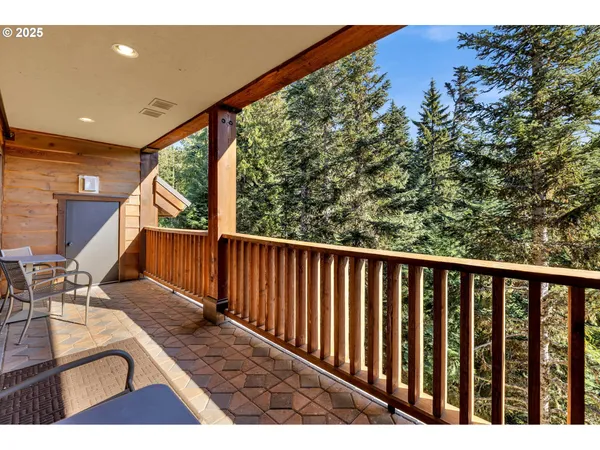 $875,000 | 31254 East Collins Lake Road, Unit 22, Government Camp, OR 97028