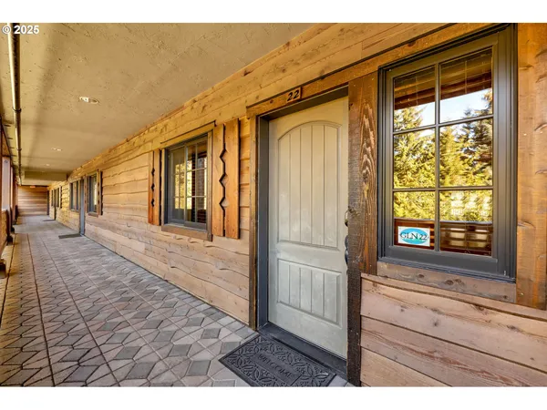 $875,000 | 31254 East Collins Lake Road, Unit 22, Government Camp, OR 97028