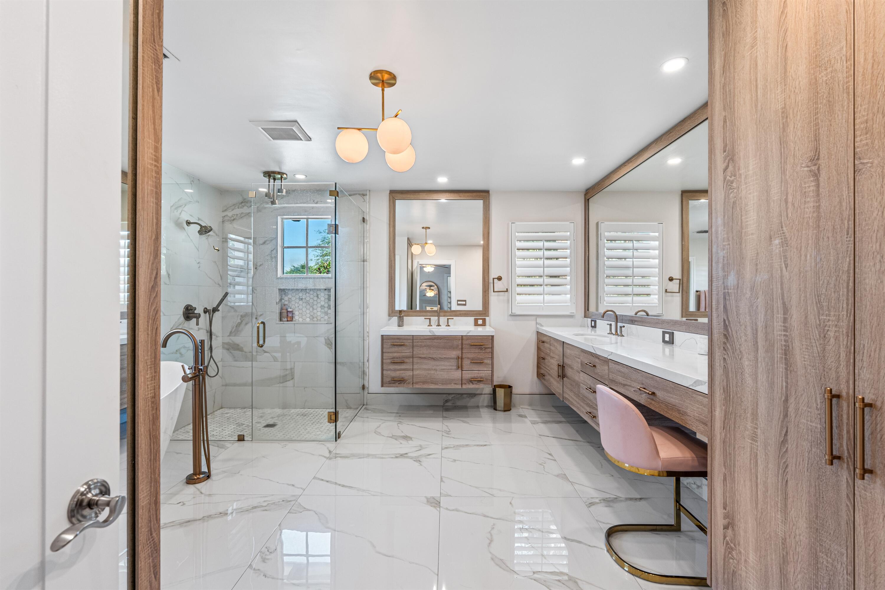 399 Florenada Terrace Boca Raton, FL 33486 - Photo 31 of 39 PRIMARY_BATHROOM_DT