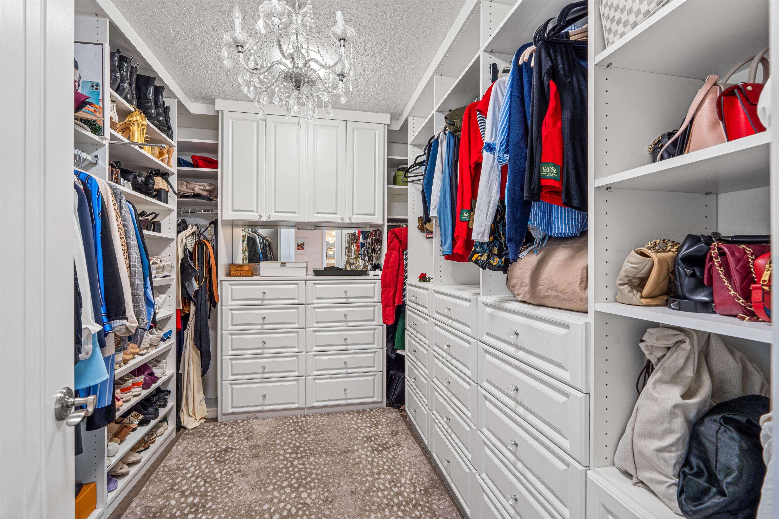 399 Florenada Terrace Boca Raton, FL 33486 - Photo 34 of 39 WALK_IN_CLOSET_DT