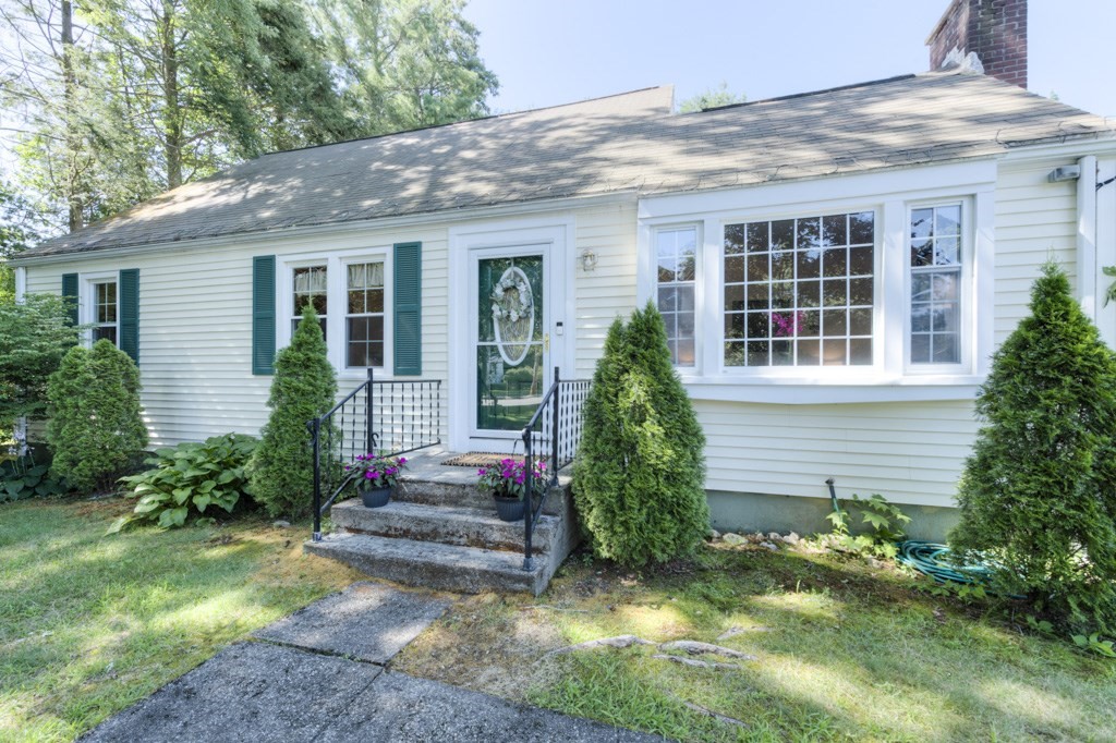 44 Queensview Road Marlborough, MA 01752 - Photo 3 of 42 Gallery Image 3