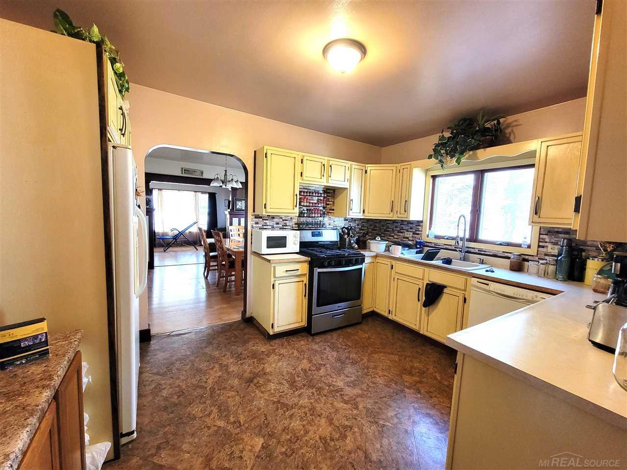 4941 Main Street Applegate, MI 48401 - Photo 6 of 16 50070524-5.JPG
