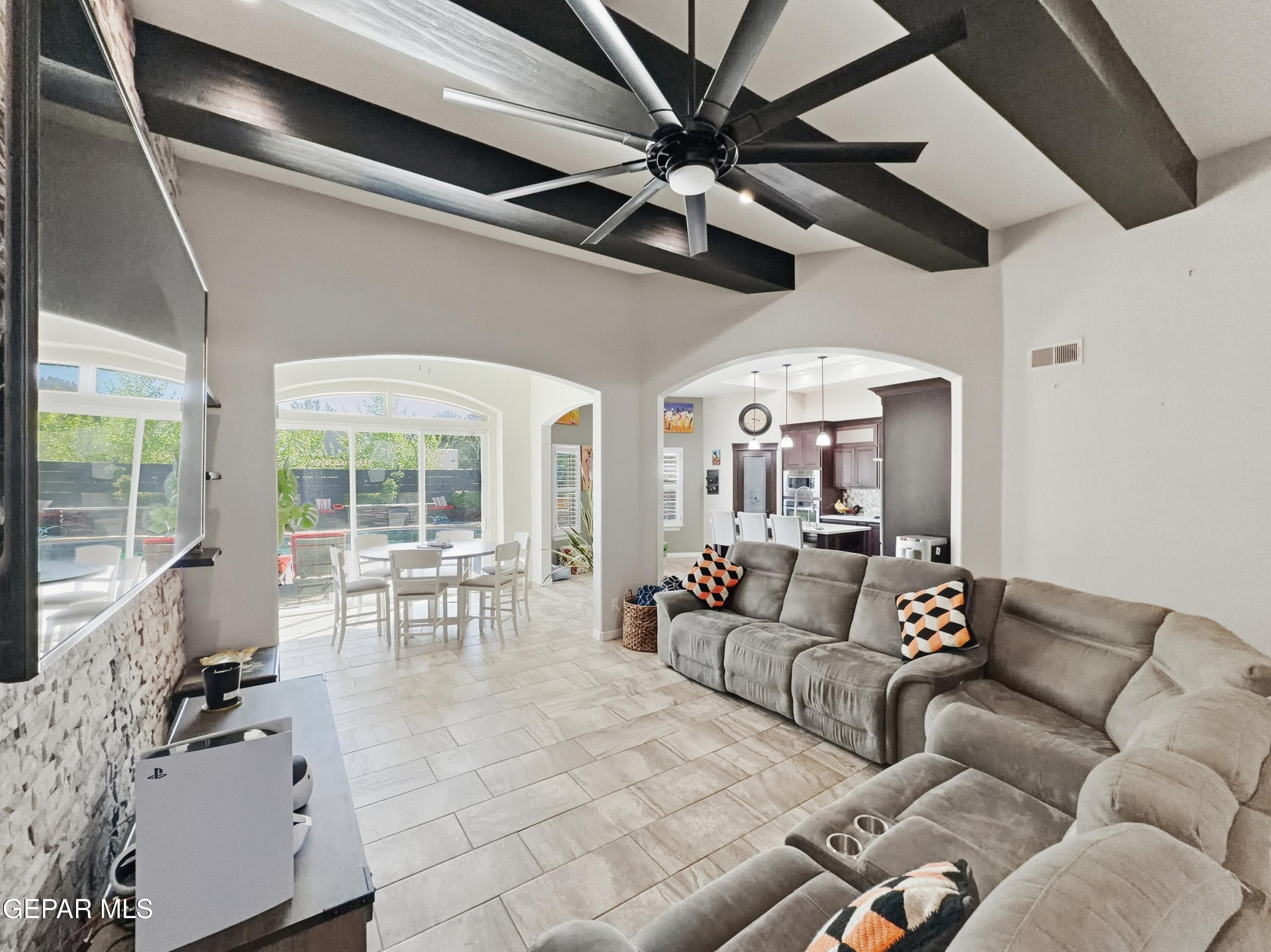 1024 Maximo Street El Paso, TX 79932 - Photo 6 of 47 image00019