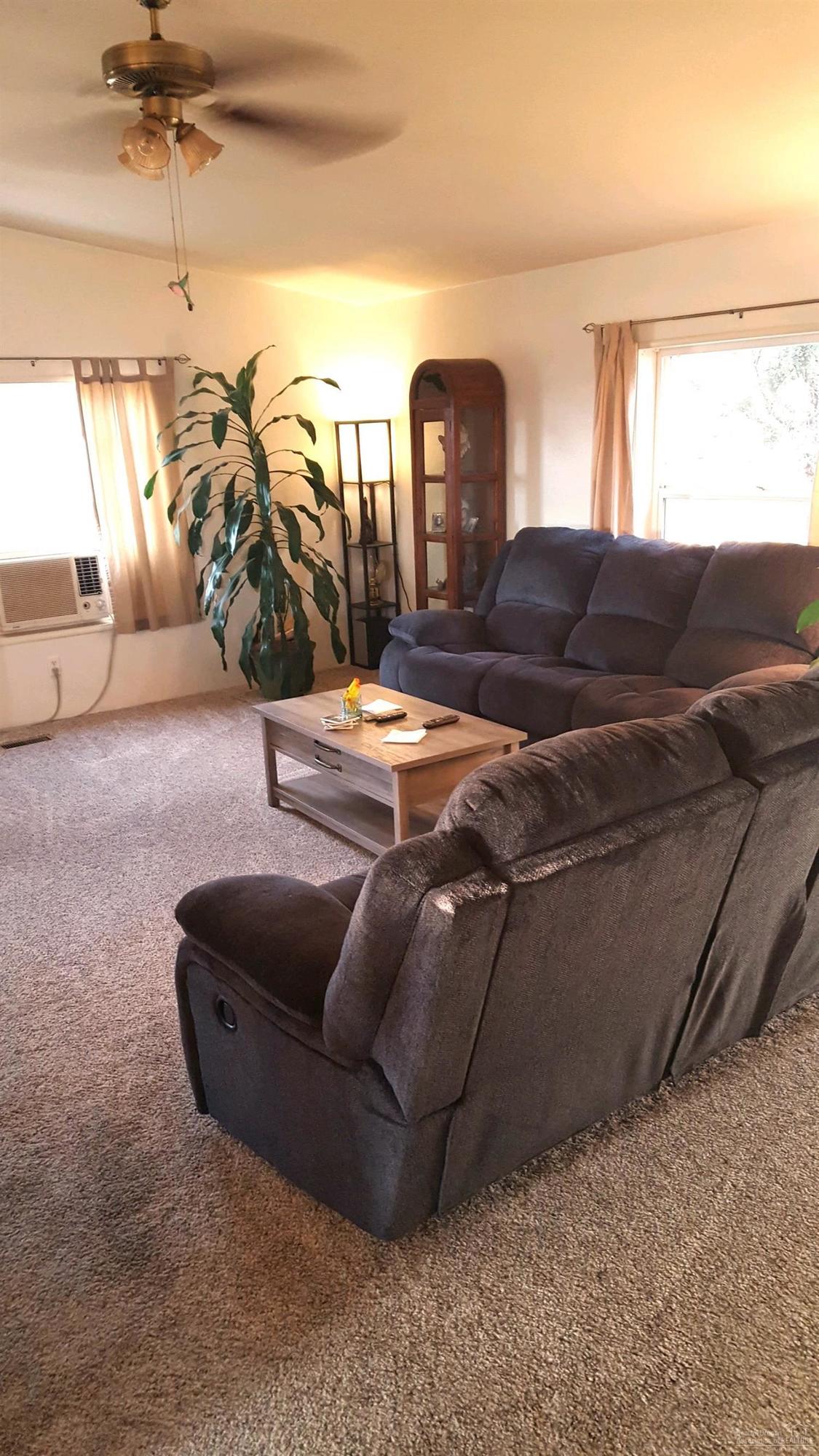 8518 Southwest Crater Loop Road Terrebonne, OR 97760 - Photo 8 of 24 Livingroom.