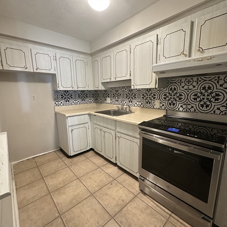 915 Edgell Road, Unit 74 Framingham, MA 01701 - Photo 2 of 6