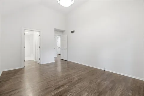$529,000 | 5204 West 112th Street, Leawood, KS 66211