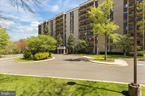 $2,600 | 3100 South Manchester Street, Unit 531, Falls Church, VA 22044