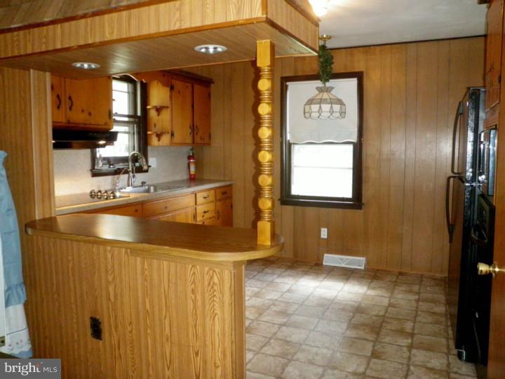 556 Fritztown Road Sinking Spring, PA 19608 - Photo 7 of 23