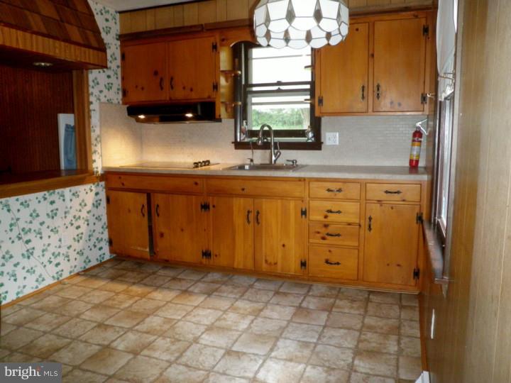 556 Fritztown Road Sinking Spring, PA 19608 - Photo 8 of 23