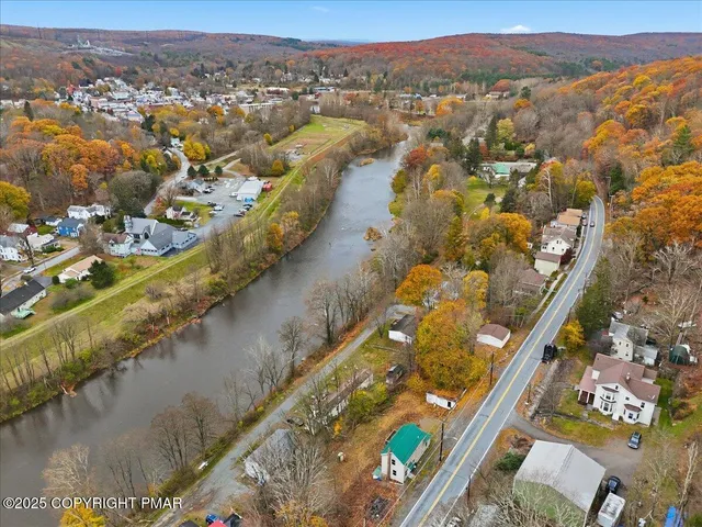 $225,000 | 760 Hudson Street, Hawley, PA 18428