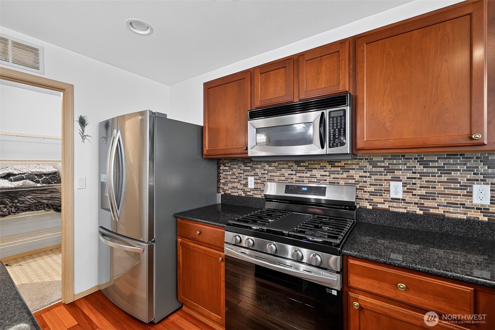 3908 153rd Place Southeast Bothell, WA 98012 - Photo 8 of 29 Gallery Image 8