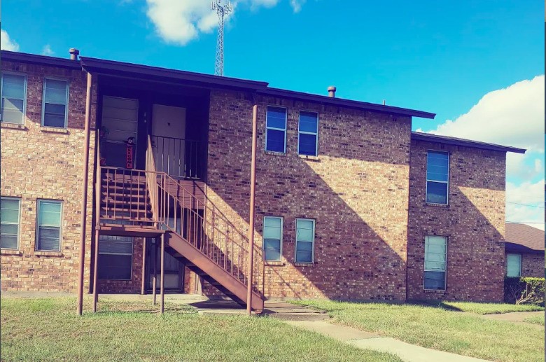 1510 East Loop 304 Crockett, TX 75835 - Photo 3 of 17 a view of front of a house with a yard