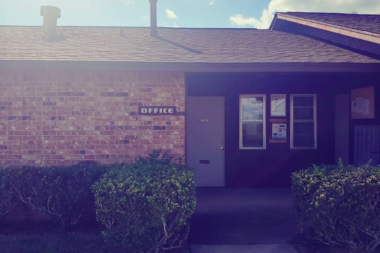 1510 East Loop 304 Crockett, TX 75835 - Photo 5 of 17 a view of a entryway
