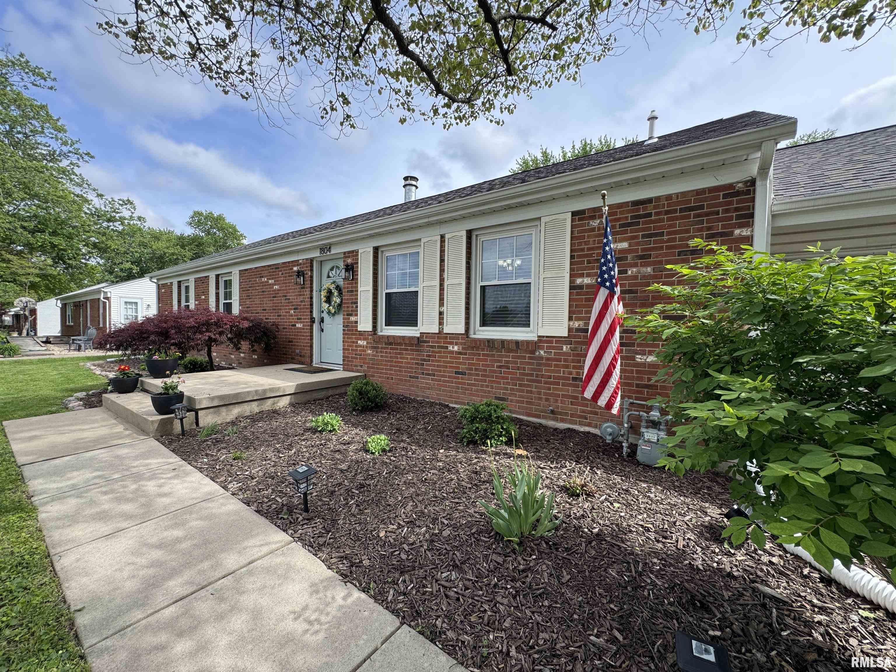 1804 Deerfield Road Chatham, IL 62629 - Photo 5 of 55 Gallery Image 5