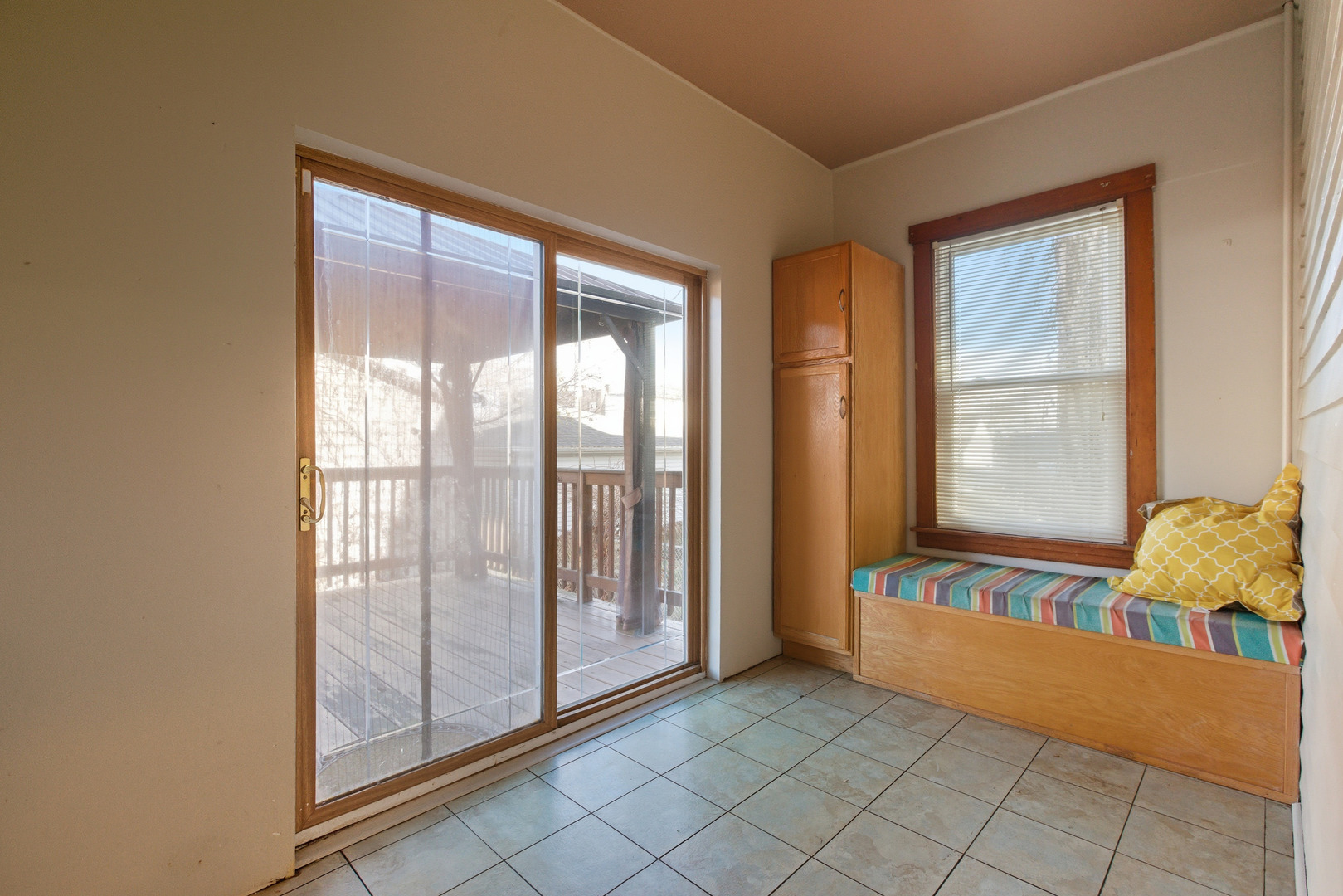 5434 West Wrightwood Avenue Chicago, IL 60639 - Photo 9 of 21 a view of an empty room and window