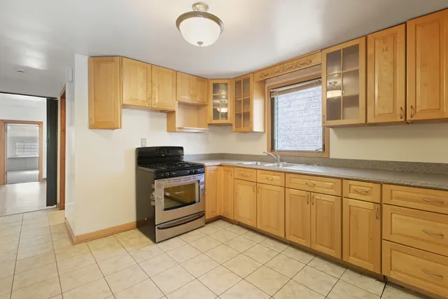 $2,500 | 5434 West Wrightwood Avenue, Chicago, IL 60639