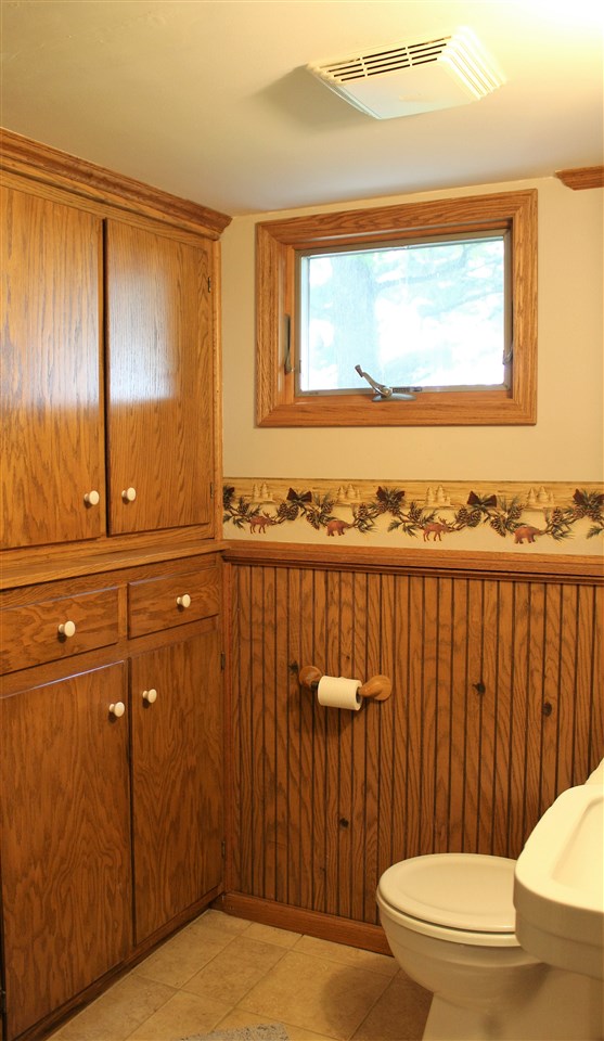 1355 Ridgecrest Drive Clinton, IA 52732 - Photo 14 of 19 Gallery Image 14