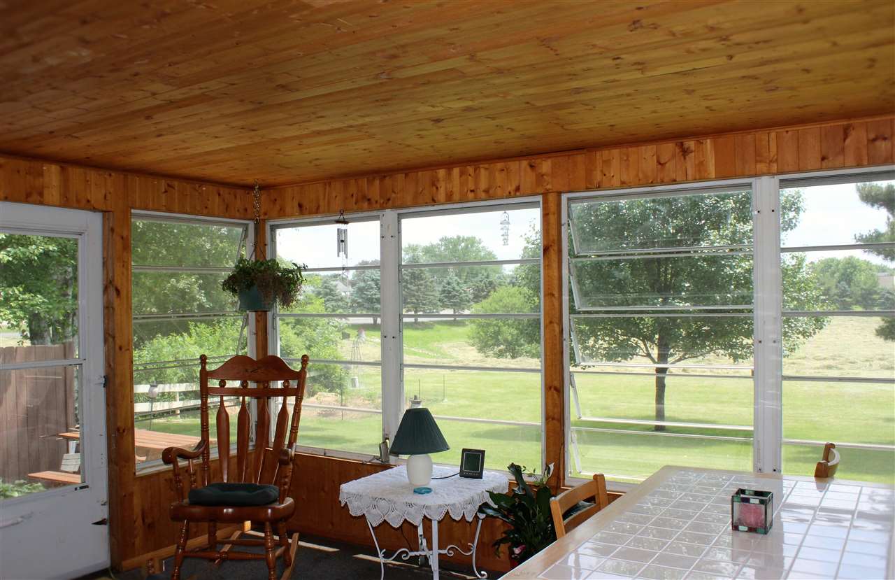 1355 Ridgecrest Drive Clinton, IA 52732 - Photo 16 of 19 Gallery Image 16