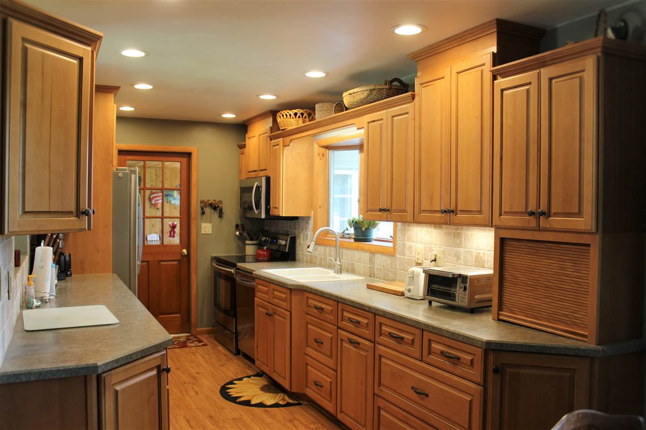 1355 Ridgecrest Drive Clinton, IA 52732 - Photo 4 of 19 Gallery Image 4