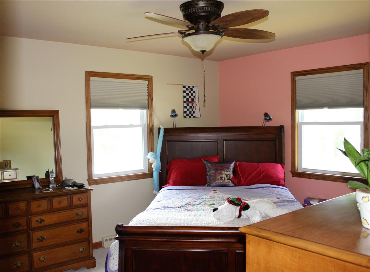 1355 Ridgecrest Drive Clinton, IA 52732 - Photo 6 of 19 Gallery Image 6