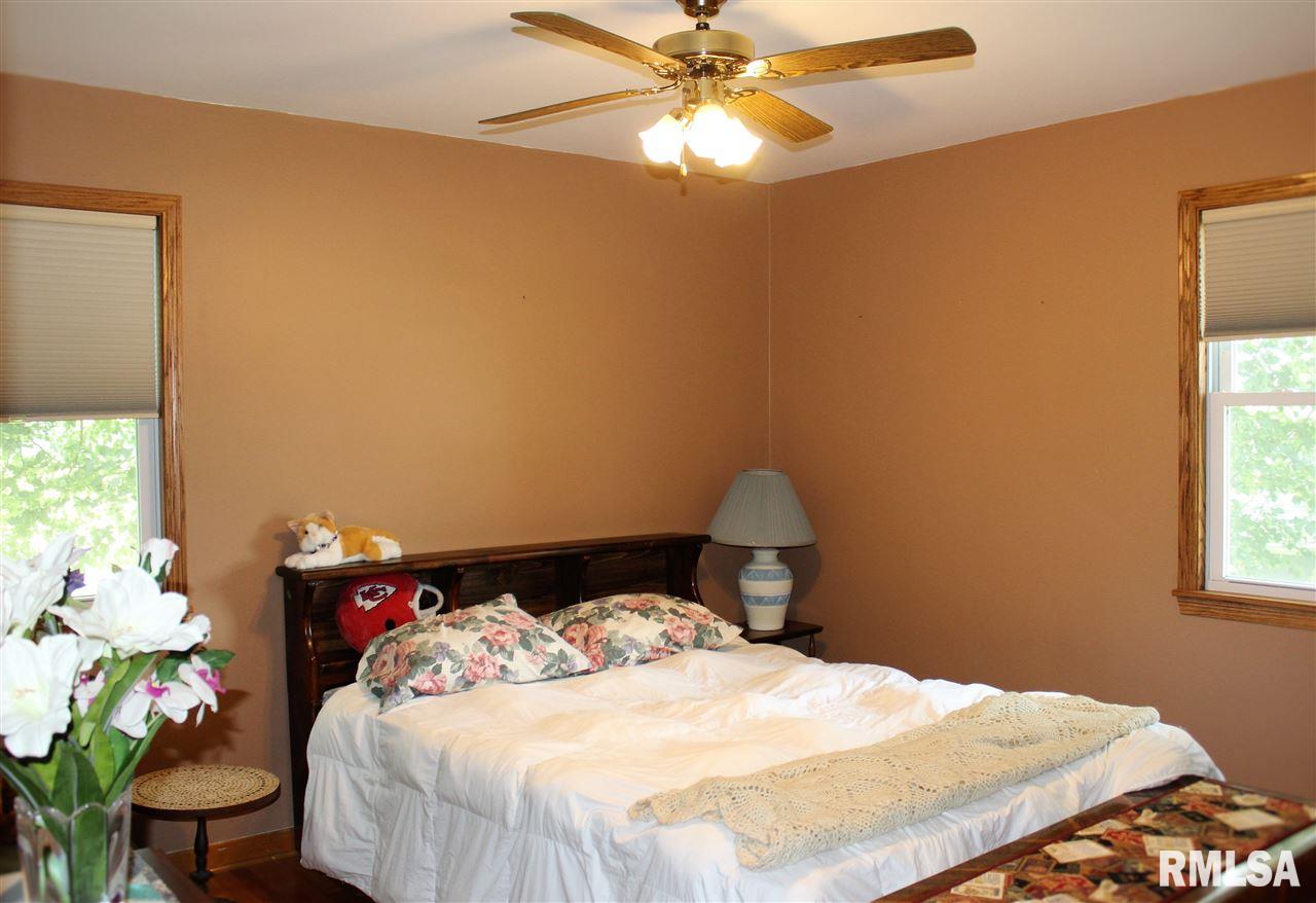 1355 Ridgecrest Drive Clinton, IA 52732 - Photo 9 of 19 Gallery Image 9