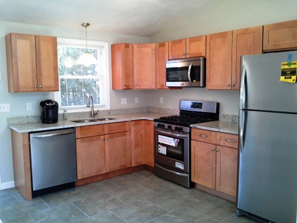 41 Sunderland Road Worcester, MA 01604 - Photo 3 of 25 Gallery Image 3