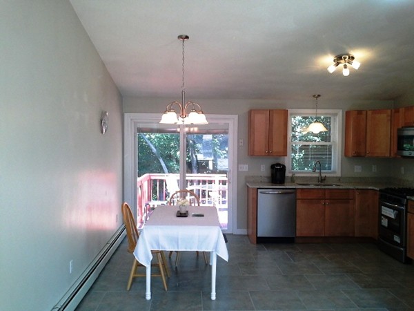 41 Sunderland Road Worcester, MA 01604 - Photo 8 of 25 Gallery Image 8