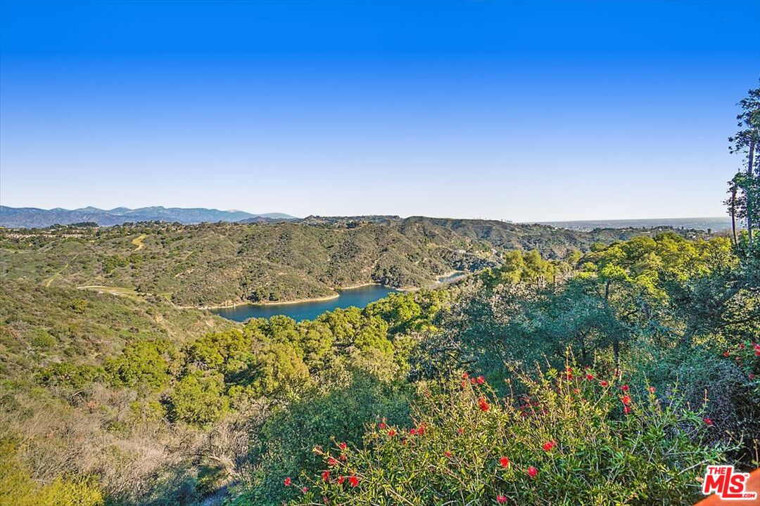 2270 Stradella Road Los Angeles, CA 90077 - Photo 2 of 29 a view of an ocean and beach