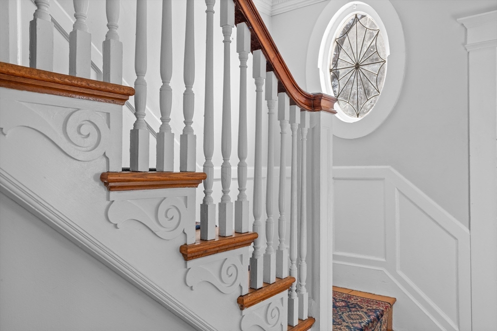 1894 Massachusetts Avenue Lexington, MA 02421 - Photo 4 of 15