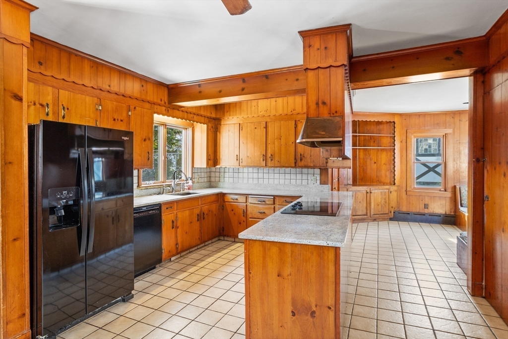 1894 Massachusetts Avenue Lexington, MA 02421 - Photo 9 of 15