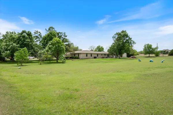 $750,000 | 8 Valley Creek Drive, Round Rock, TX 78664