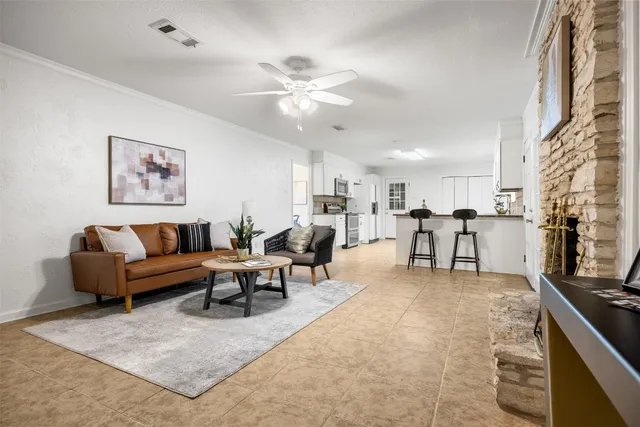 $595,000 | 9504 Flintrock Circle, Austin, TX 78737