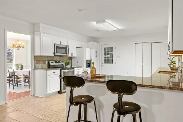 $595,000 | 9504 Flintrock Circle, Austin, TX 78737