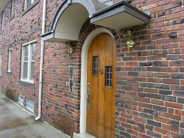 876 Trombley Road Grosse Pointe, MI 48230 - Photo 26 of 29 Front Door.jpg