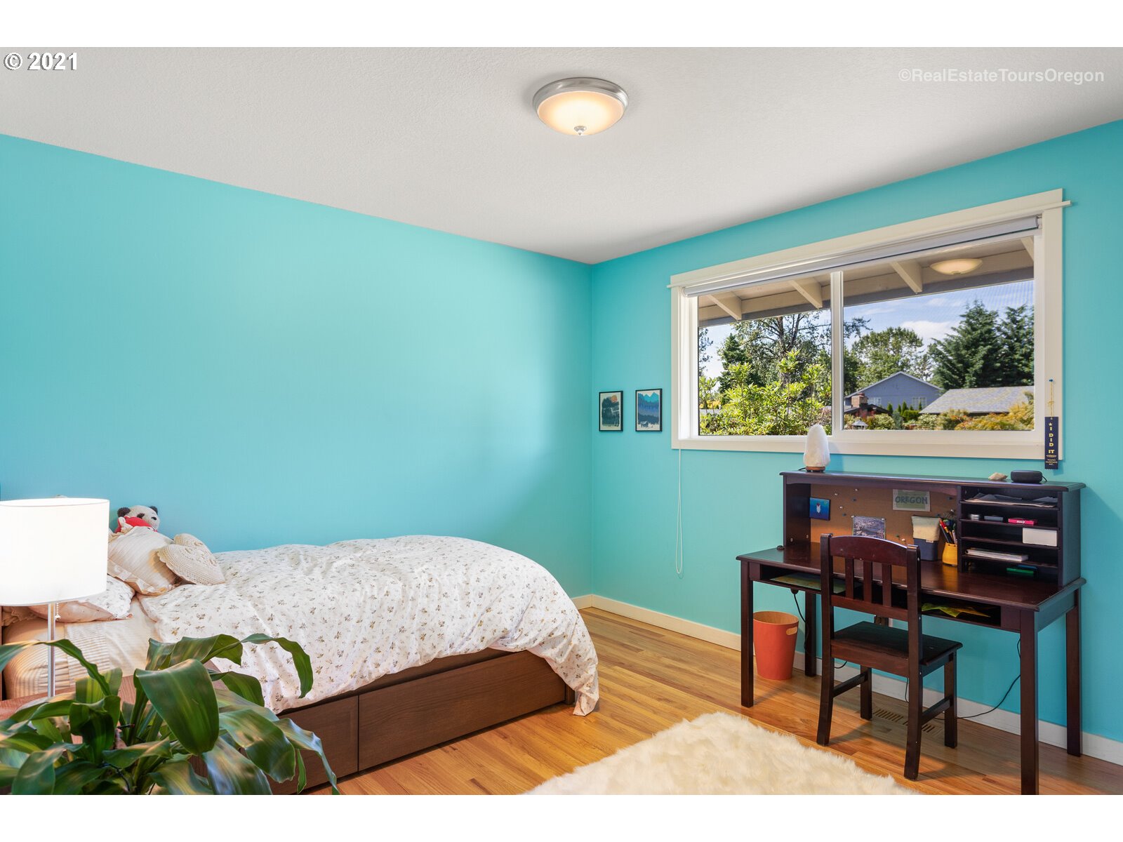 3320 Southwest Ridge Drive Portland, OR 97219 - Photo 15 of 31 Gallery Image 15
